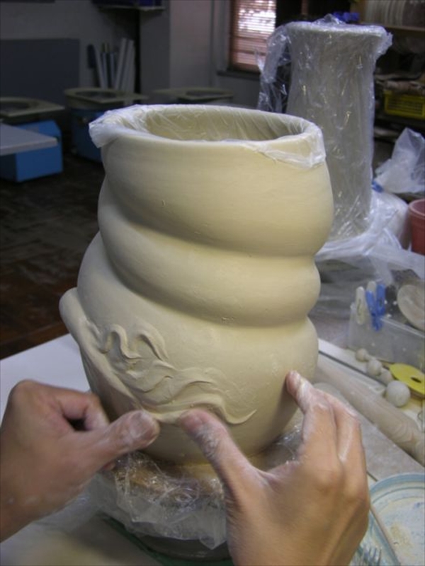 陶芸職人が本気出した！　美しい龍の壺が作られるまで009
